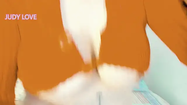 Snapshot of Sweet_Apple01 chatting on 01.06.25 Sweet Apple01 online show from 01.06.25