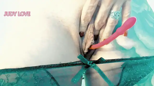 Snapshot of Sweet_Apple01 chatting on 02.12.25 Sweet Apple01 online show from 02.12.25