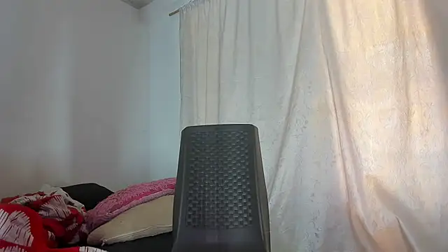 Snapshot of cristinamontiel chatting on 04.11.26 cristinamontiel online show from 04.11.26
