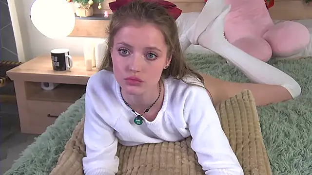 Snapshot of AshleyDouglas chatting on 12.21.24 AshleyDouglas online show from 12.21.24