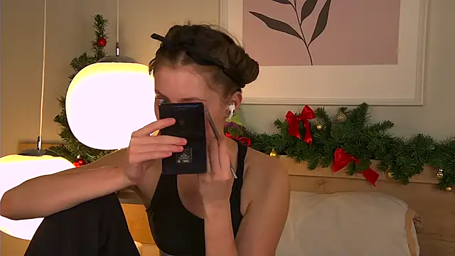 Snapshot of AshleyDouglas chatting on 01.06.25 AshleyDouglas online show from 01.06.25