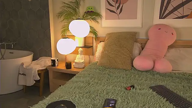 Snapshot of AshleyDouglas chatting on 02.10.25 AshleyDouglas online show from 02.10.25