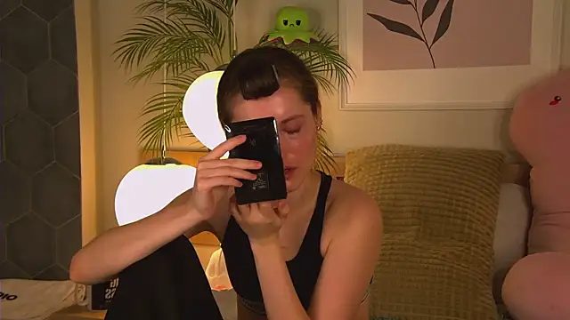 Snapshot of AshleyDouglas chatting on 02.14.25 AshleyDouglas online show from 02.14.25