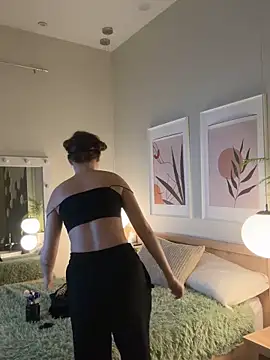 Snapshot of AshleyDouglas chatting on 03.09.25 AshleyDouglas online show from 03.09.25