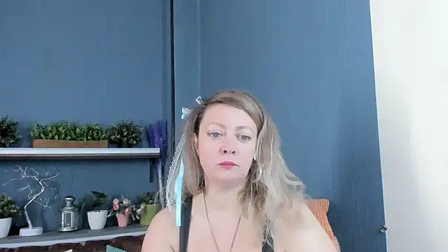 JesiaFoxi online show from 11.16.25