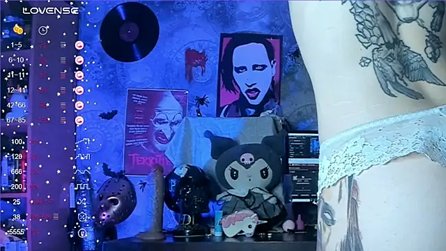 Snapshot of KuromiRacer_ chatting on 10.18.25 KuromiRacer online show from 10.18.25