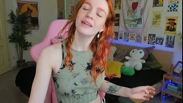 Snapshot of Sunny_Elly chatting on 03.22.25 Sunny Elly online show from 03.22.25