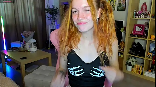 Snapshot of Sunny_Elly chatting on 09.25.25 Sunny Elly online show from 09.25.25