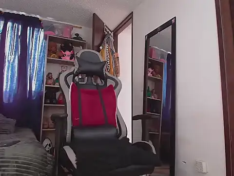 Danna Bella666 online show from 12.22.25