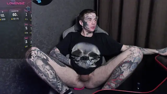 Snapshot of lonelycrystal chatting on 03.12.25 lonelycrystal online show from 03.12.25