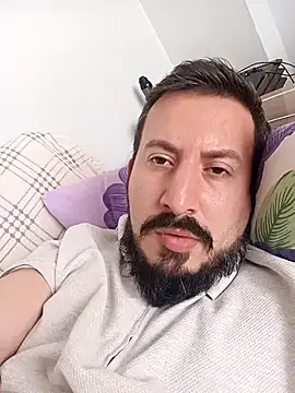 Snapshot of Karizmatikman chatting on 04.18.26 Karizmatikman online show from 04.18.26