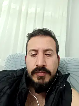 Snapshot of Karizmatikman chatting on 04.19.26 Karizmatikman online show from 04.19.26