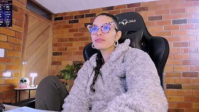 paulinabarnett- online show from 01.11.25