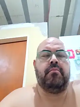 Snapshot of SoloHernan chatting on 03.19.25 SoloHernan online show from 03.19.25