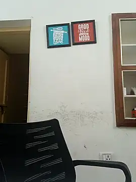 Long Laster online show from 02.05.25