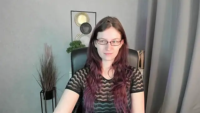 emmaxDelight online show from 04.02.26