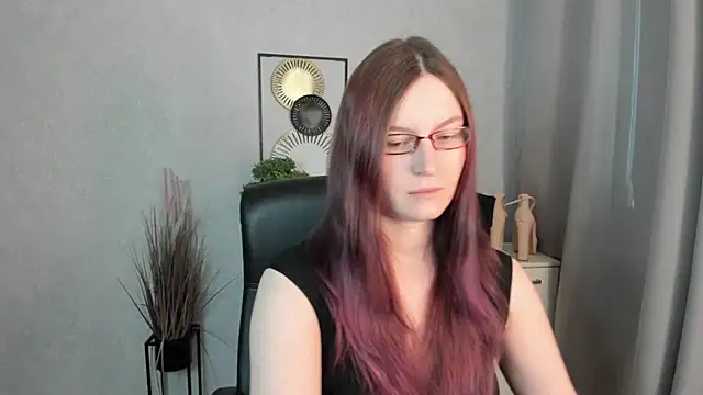 emmaxDelight online show from 04.10.26