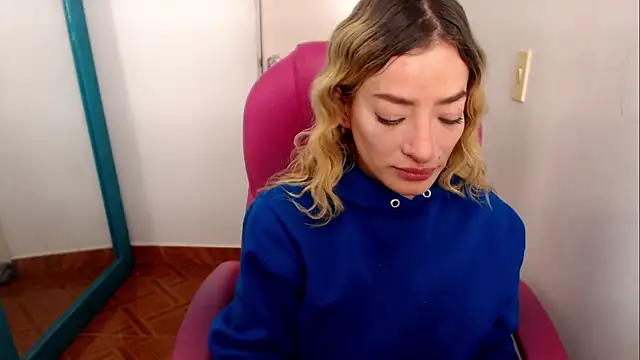 zoe jones13 online show from 07.21.26