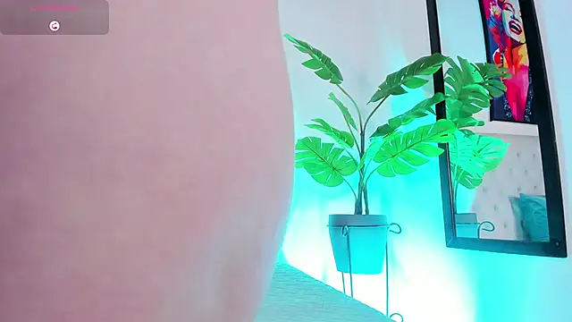 Mia ross16 online show from 02.22.25