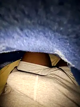 Snapshot of RovingAlcove chatting on 03.21.26 RovingAlcove online show from 03.21.26