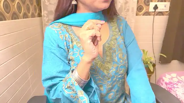 Snapshot of Your_Sassy_Goddess chatting on 01.17.25 Your Sassy Goddess online show from 01.17.25