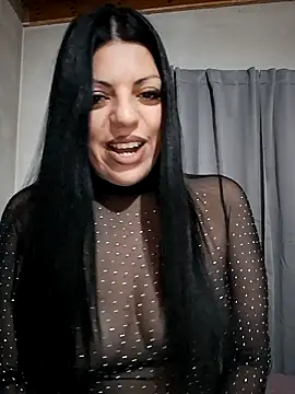 Paulitta- online show from 04.25.26