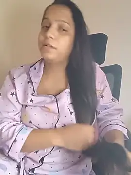 Snapshot of Simran-Kaur143 chatting on 07.15.26 Simran-Kaur143 online show from 07.15.26