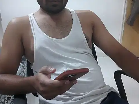 Snapshot of WildDick0007 chatting on 12.29.24 WildDick0007 online show from 12.29.24