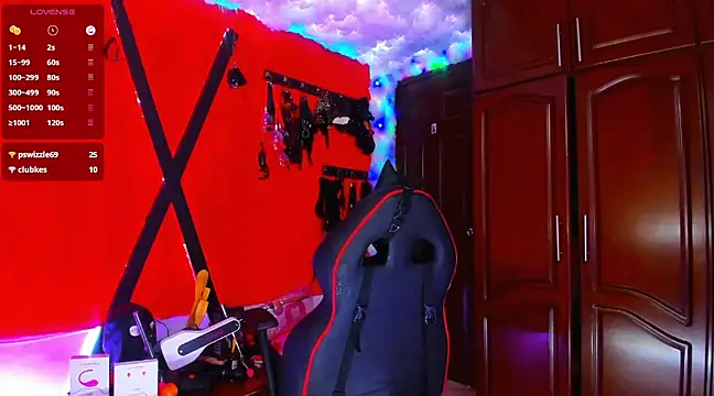 Snapshot of AliciaChelios chatting on 03.10.25 AliciaChelios online show from 03.10.25