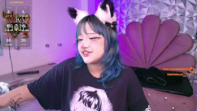 Snapshot of toky_doll chatting on 10.29.25 toky doll online show from 10.29.25