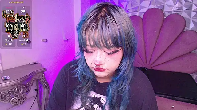 Snapshot of toky_doll chatting on 11.03.25 toky doll online show from 11.03.25