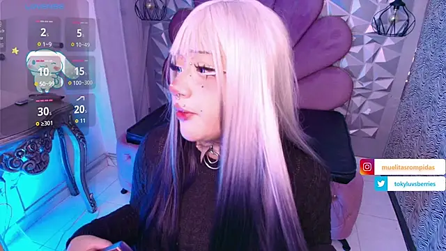 Snapshot of toky_doll chatting on 12.03.25 toky doll online show from 12.03.25