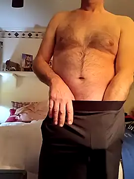 Snapshot of Hand69someguy chatting on 01.19.25 Hand69someguy online show from 01.19.25