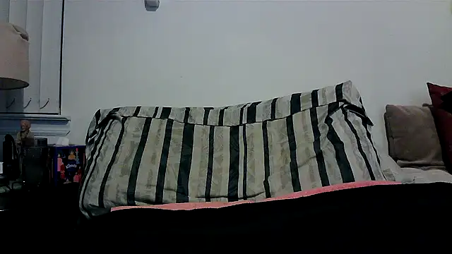 Snapshot of Hand69someguy chatting on 05.17.26 Hand69someguy online show from 05.17.26
