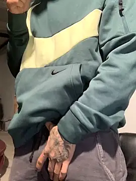 Snapshot of 27powercm chatting on 11.28.25 27powercm online show from 11.28.25