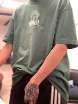 Snapshot of 27powercm chatting on 11.30.25 27powercm online show from 11.30.25