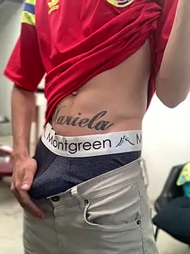 Snapshot of 27powercm chatting on 12.22.25 27powercm online show from 12.22.25