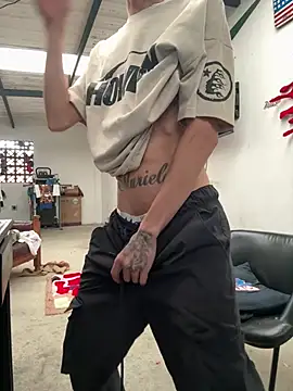 Snapshot of 27powercm chatting on 02.18.26 27powercm online show from 02.18.26