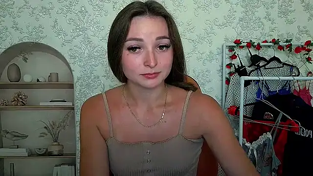  Barbie Kiss  online show from 09.19.25