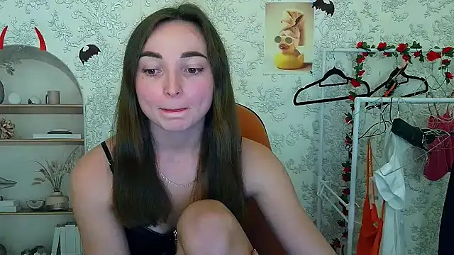  Barbie Kiss  online show from 11.04.25