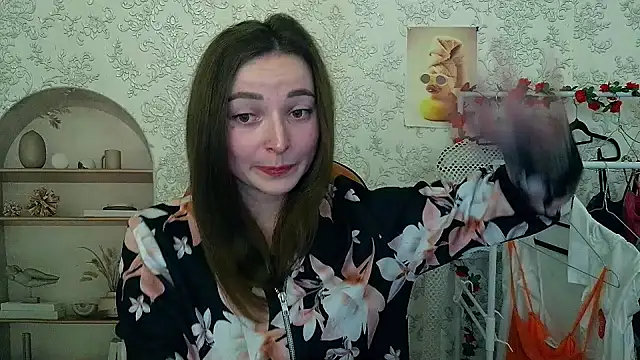  Barbie Kiss  online show from 11.21.25