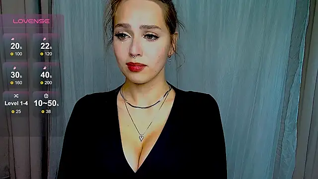 Snapshot of YaraKroft_ chatting on 01.21.25 YaraKroft online show from 01.21.25