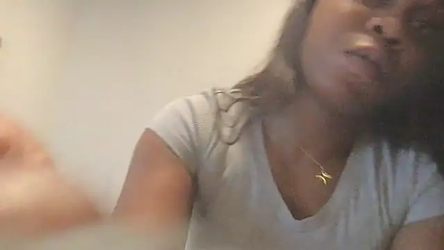Snapshot of Naomiruty chatting on 03.18.25 Naomiruty online show from 03.18.25