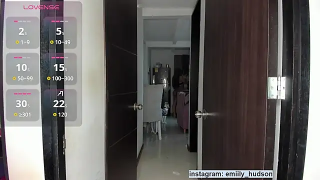 emily huddson  online show from 10.11.25