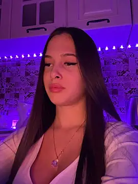 Snapshot of EricaWalls chatting on 12.12.24 EricaWalls online show from 12.12.24