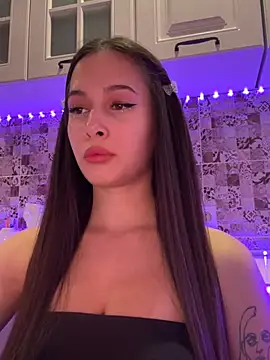 Snapshot of EricaWalls chatting on 12.26.24 EricaWalls online show from 12.26.24