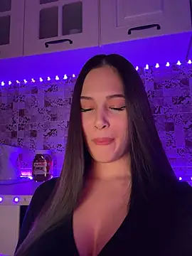 Snapshot of EricaWalls chatting on 01.31.25 EricaWalls online show from 01.31.25