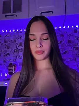 Snapshot of EricaWalls chatting on 02.02.25 EricaWalls online show from 02.02.25