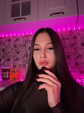 Snapshot of EricaWalls chatting on 02.18.25 EricaWalls online show from 02.18.25