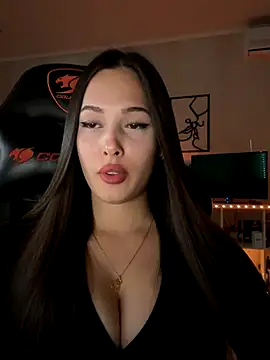 Snapshot of EricaWalls chatting on 09.12.25 EricaWalls online show from 09.12.25